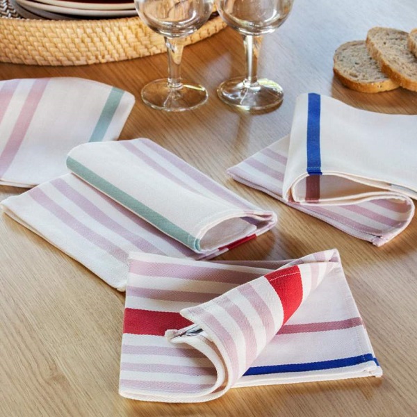 Serviettes de table en coton multicolore